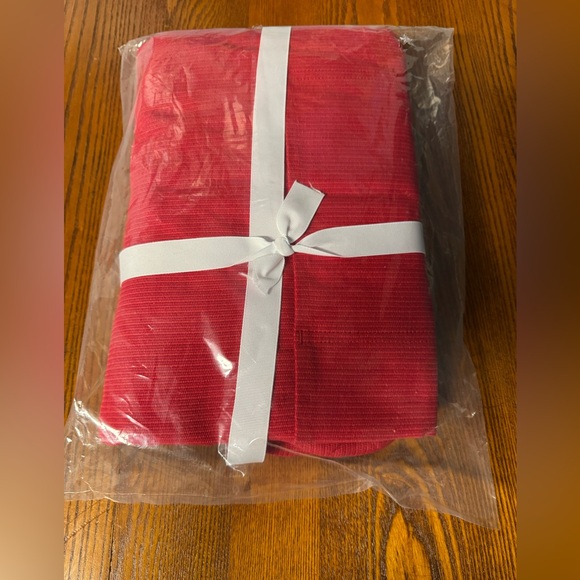 Textile Set Includes ~ 1 Apron, 2 Oven Mitts, and 1 Embroidered Flat Towel - Picture 2 of 3